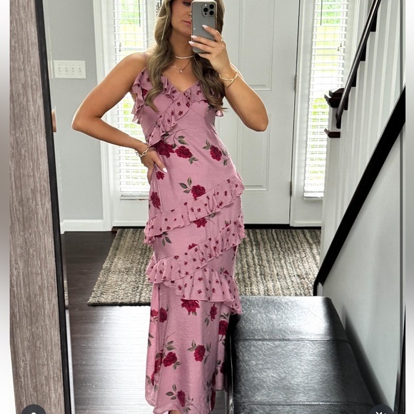 Jessica Simpson Dresses & Skirts - Jessica Simpson Tiered Rose Print Gown in Bare Pink
